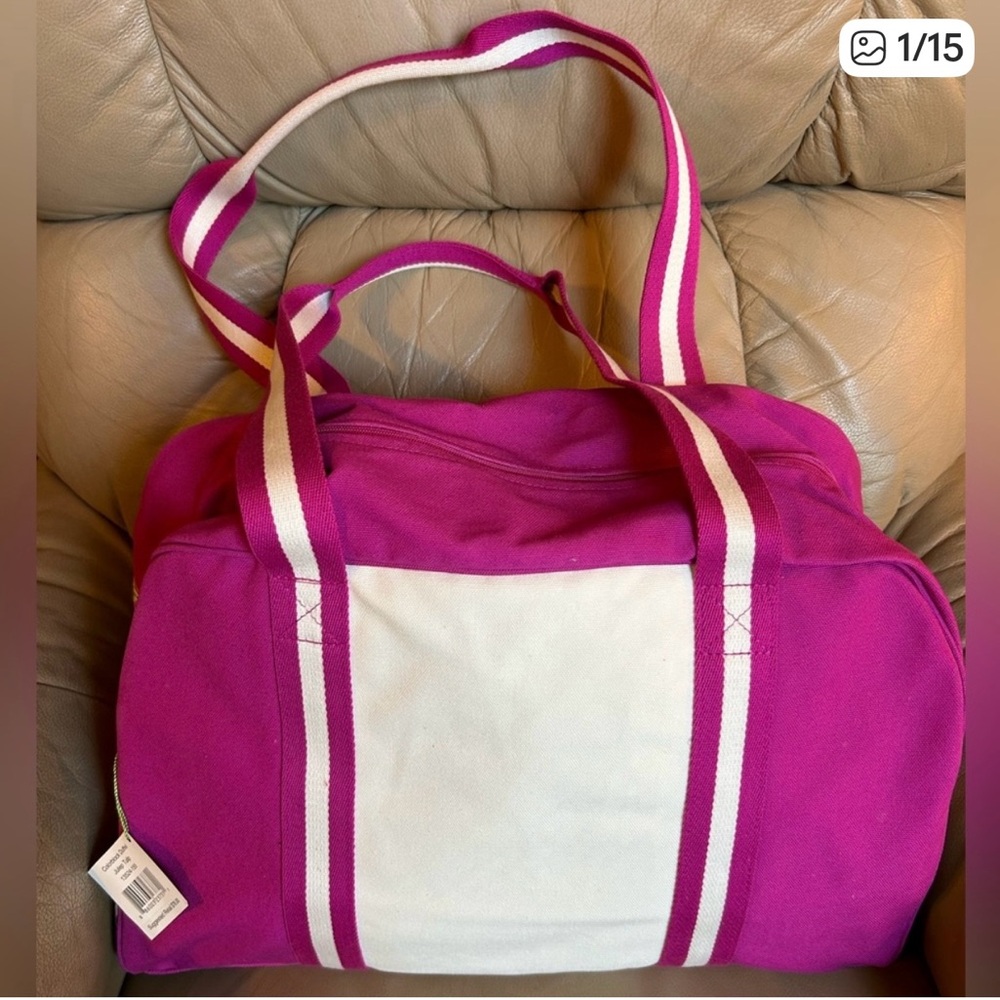 Vera Bradley Colorblock Duffel Bag. NWT Julep Tulip. BEST LOOKING ITEM